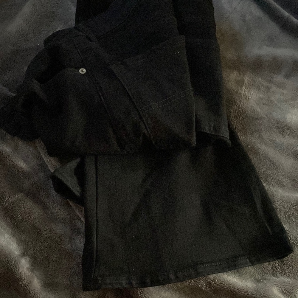Flare Jeans original price is 25 bucks but I’m selling it for 10 bucks. Size 3.